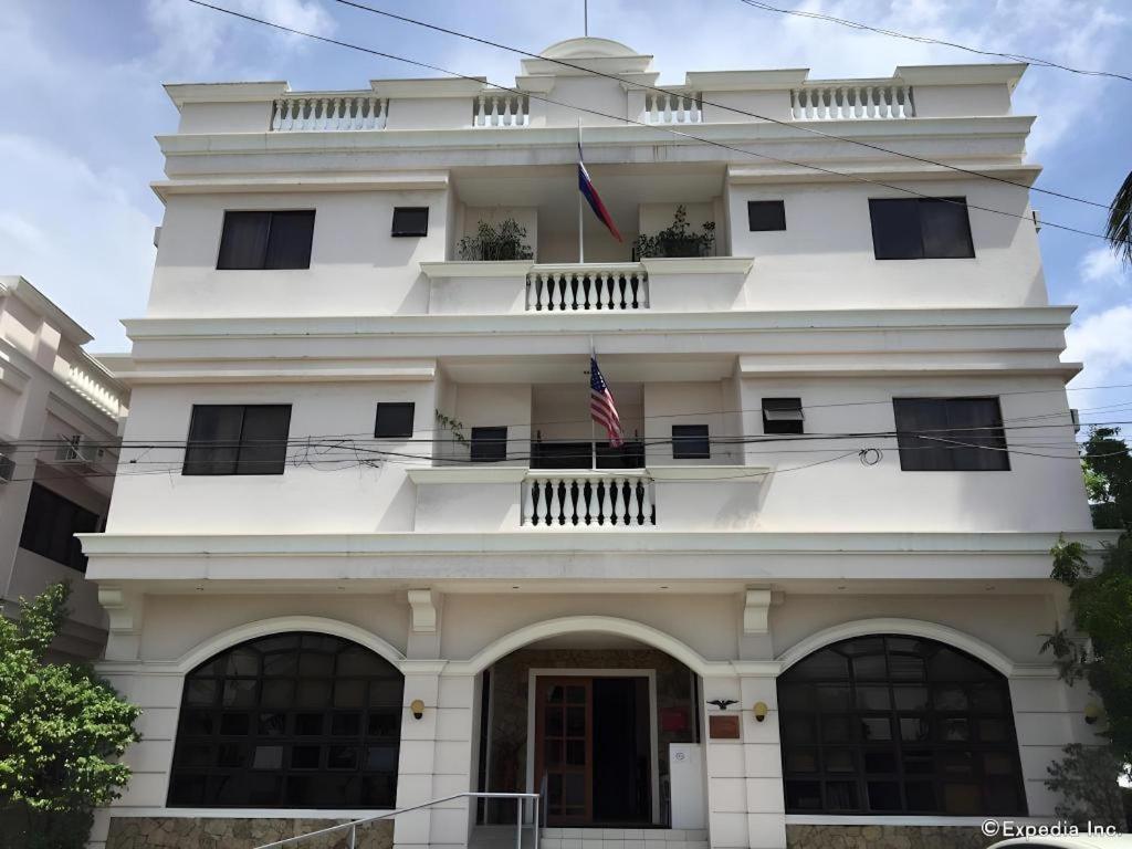 El Haciendero Private Hotel Iloilo City Ngoại thất bức ảnh