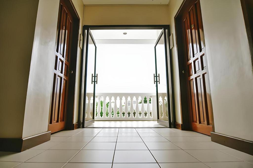 El Haciendero Private Hotel Iloilo City Ngoại thất bức ảnh