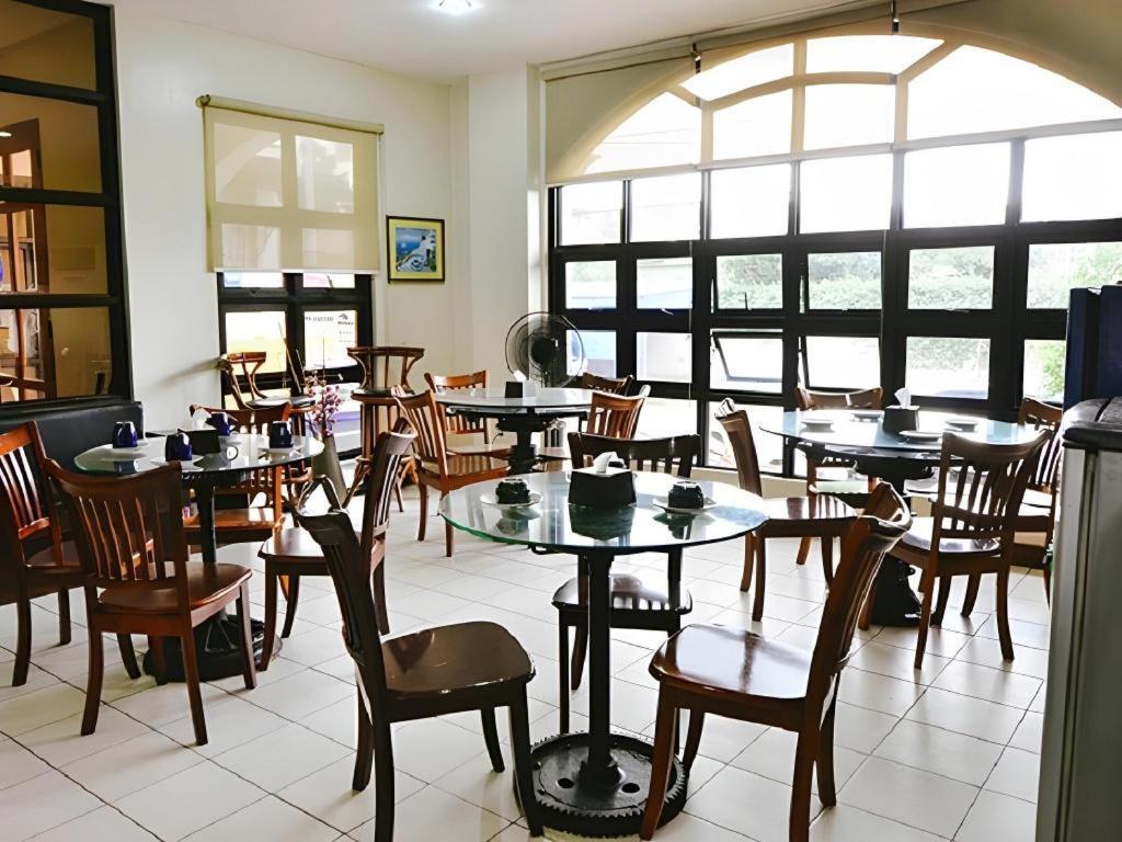 El Haciendero Private Hotel Iloilo City Ngoại thất bức ảnh