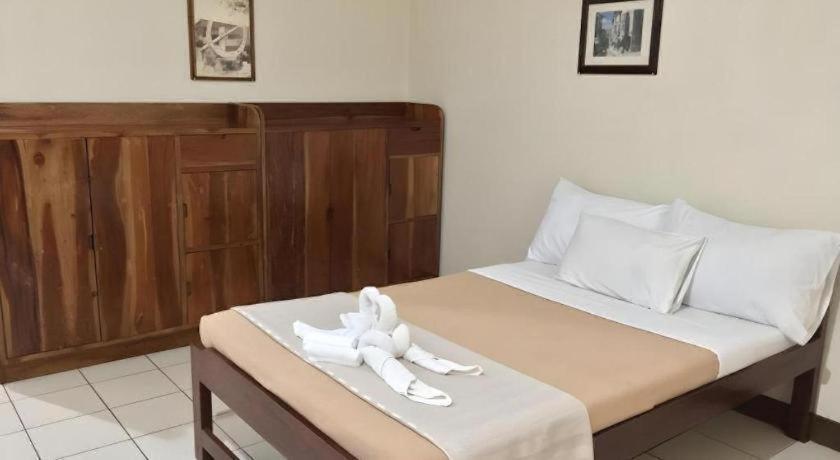 El Haciendero Private Hotel Iloilo City Ngoại thất bức ảnh