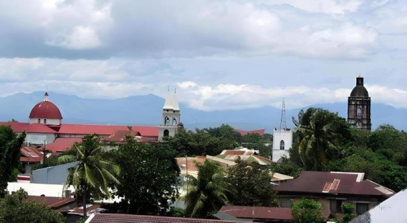 El Haciendero Private Hotel Iloilo City Ngoại thất bức ảnh