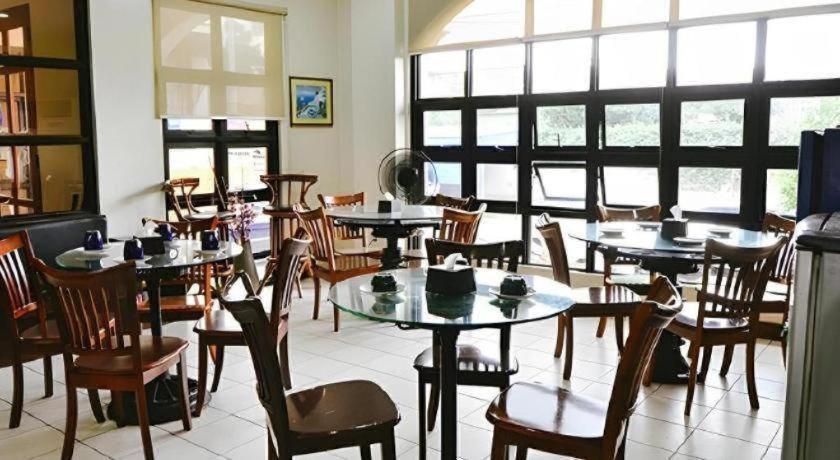 El Haciendero Private Hotel Iloilo City Ngoại thất bức ảnh