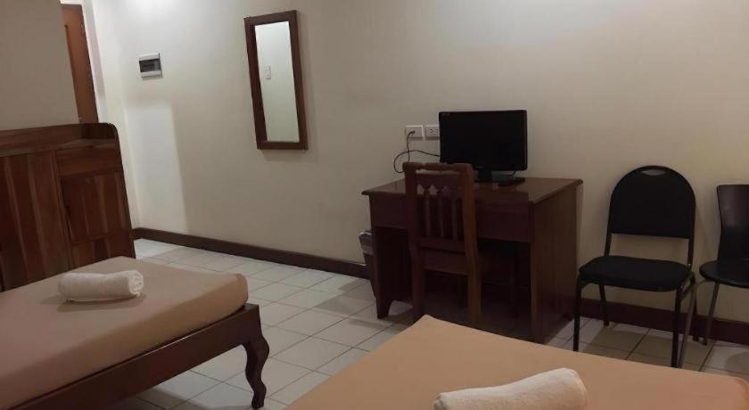 El Haciendero Private Hotel Iloilo City Ngoại thất bức ảnh