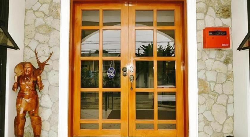 El Haciendero Private Hotel Iloilo City Ngoại thất bức ảnh
