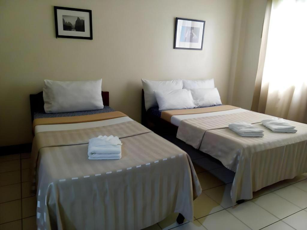 El Haciendero Private Hotel Iloilo City Ngoại thất bức ảnh