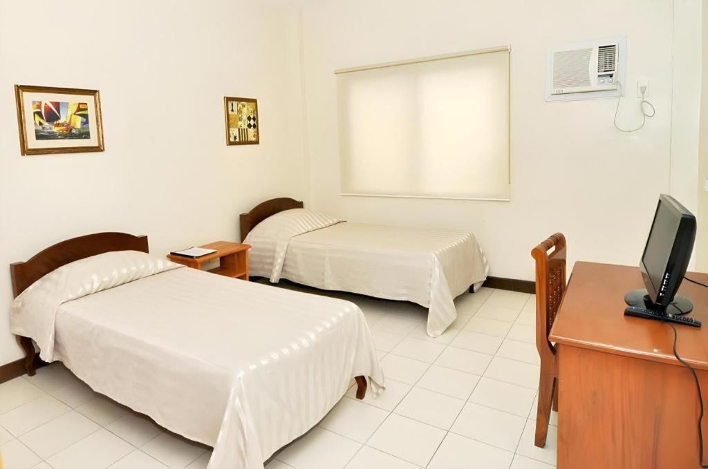 El Haciendero Private Hotel Iloilo City Ngoại thất bức ảnh