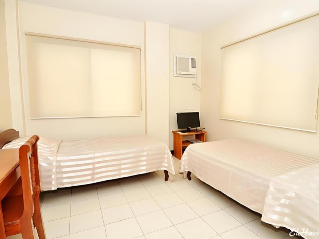 El Haciendero Private Hotel Iloilo City Ngoại thất bức ảnh
